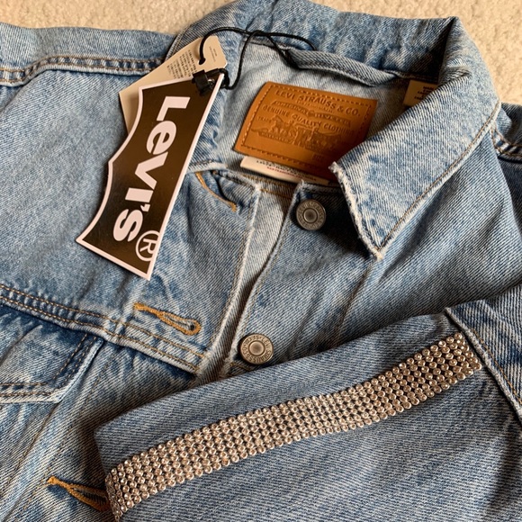 Levi’s Jean Jacket - Picture 4 of 4